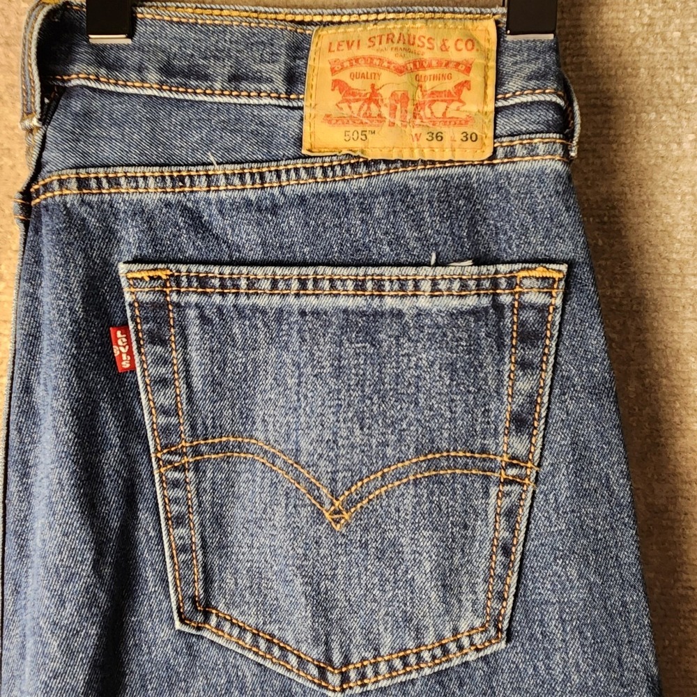 Levi's 505 Jeans Mens 36x30 Blue Medium Wash Regular Fit Straight Leg Denim